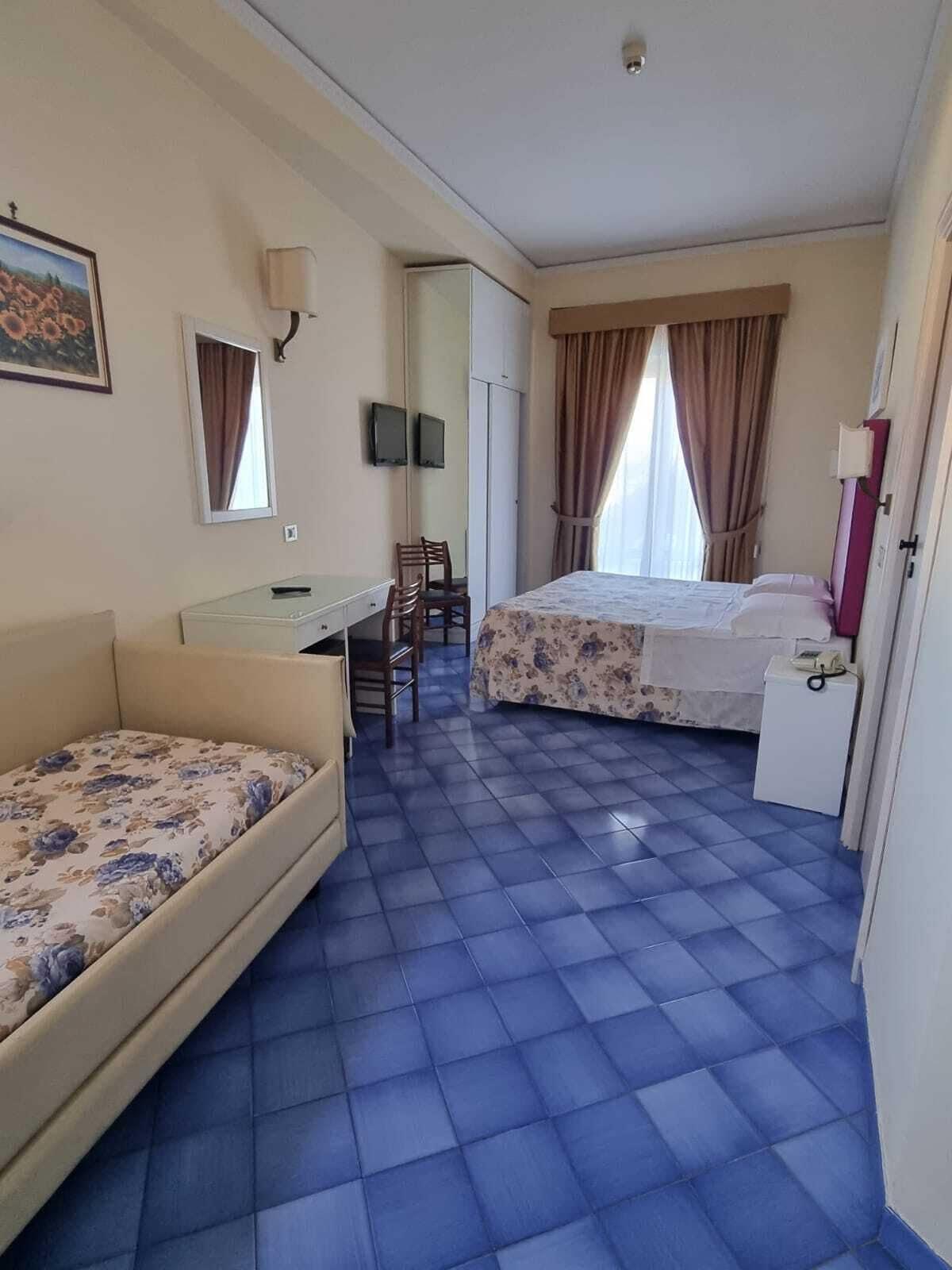 Hotel Girasole Sorrento Bagian luar foto