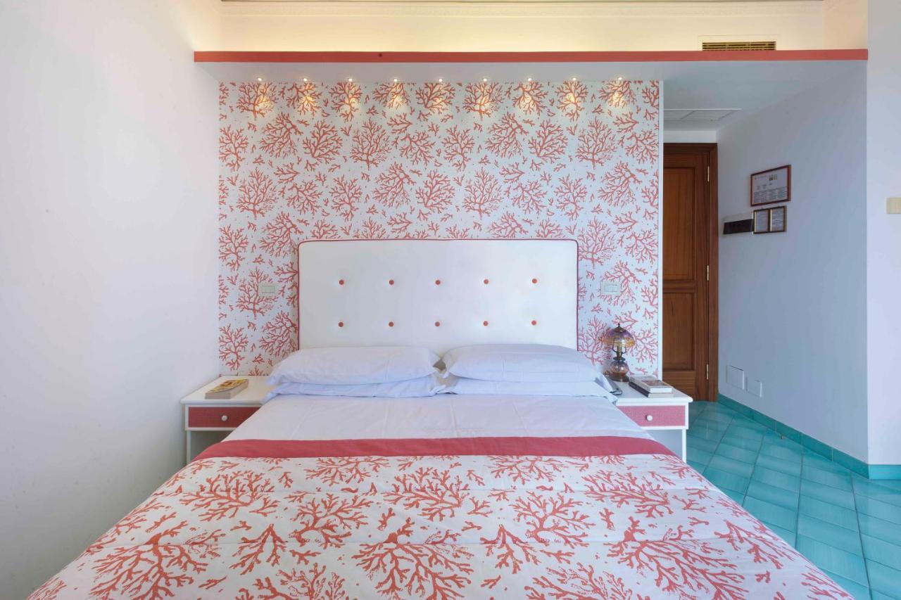 Hotel Girasole Sorrento Bagian luar foto